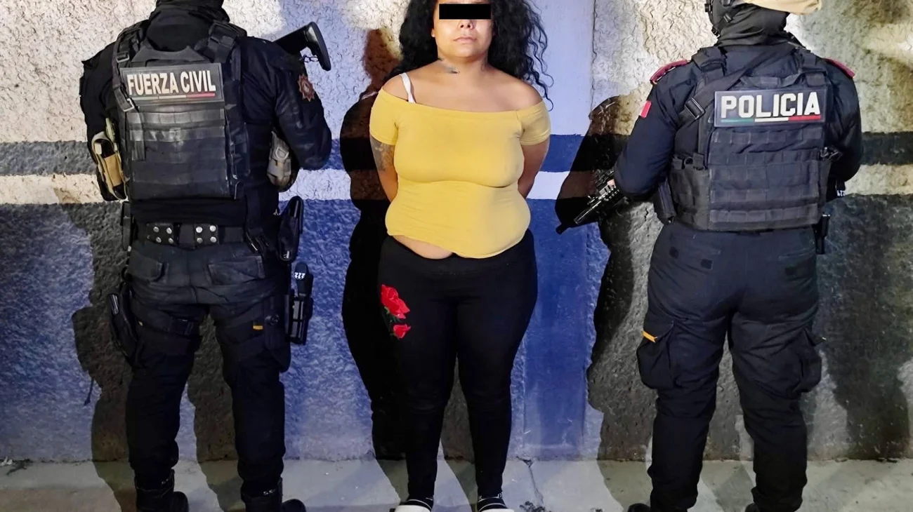 Detienen a mujer con arma de fuego y droga en Monterrey