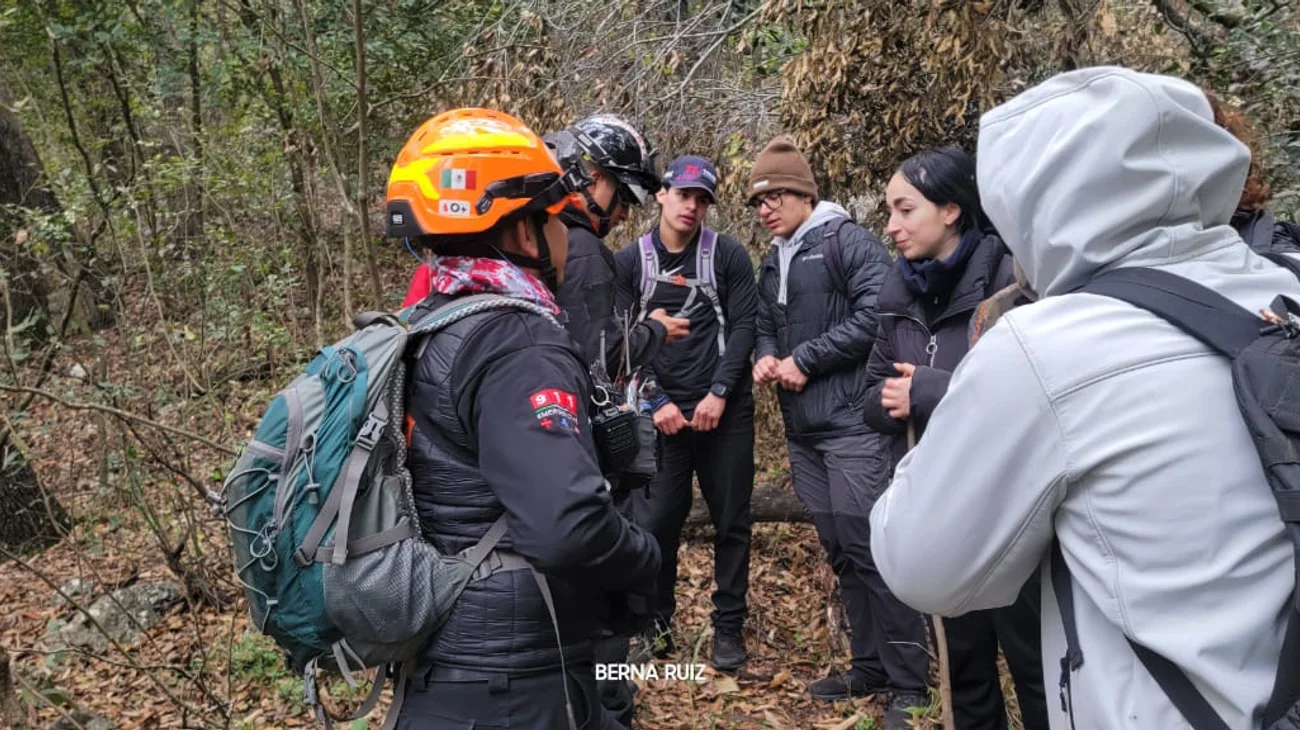 Rescata Protección Civil a 6 jóvenes perdidos en la Sierra Madre
