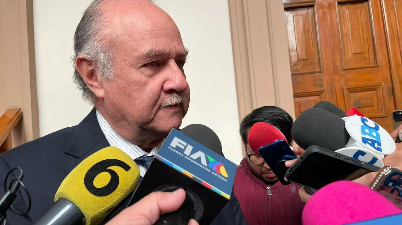 Recortarán proyectos de Samuel 'por culpa de PRI y PAN': Navarro