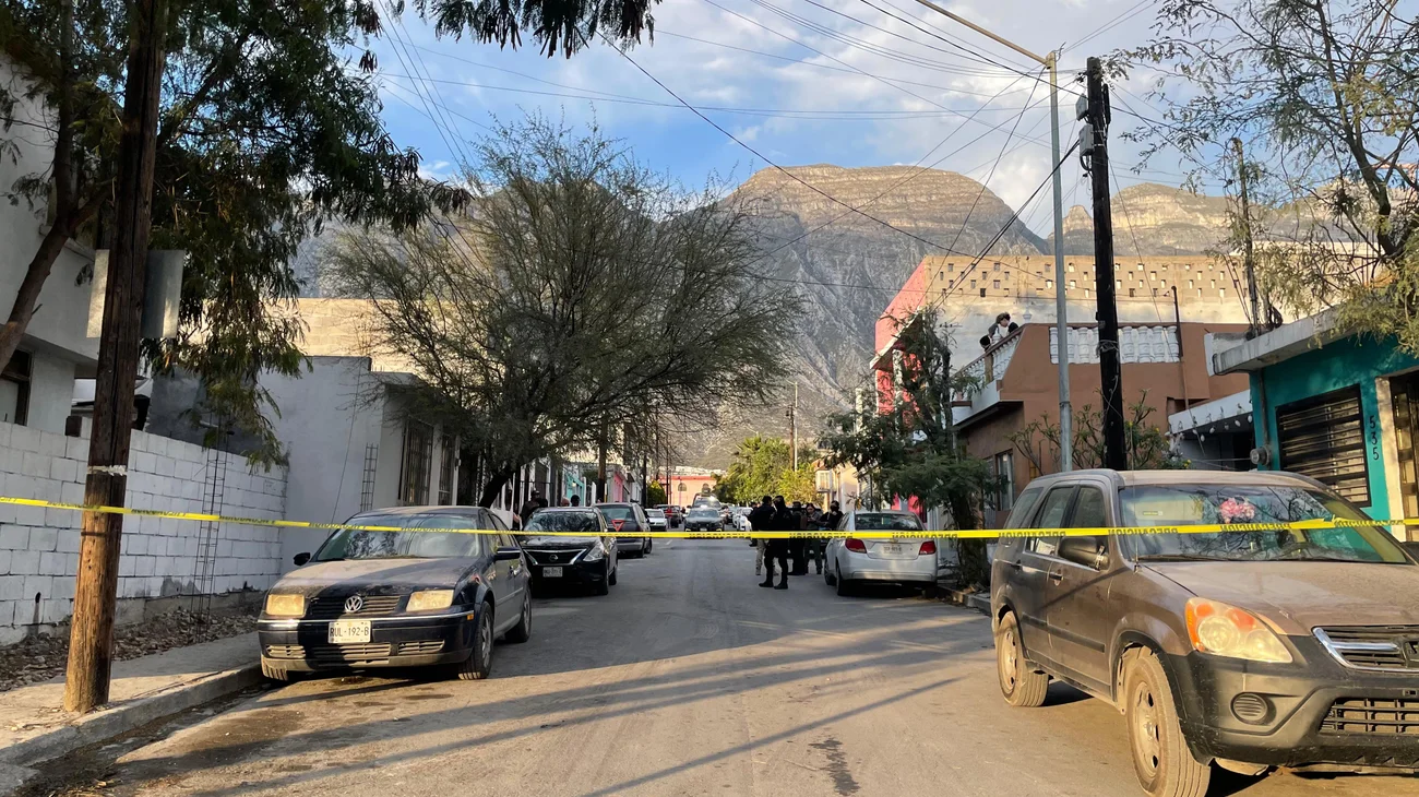 Hieren a hombre por arma de fuego mientras jugaba lotería