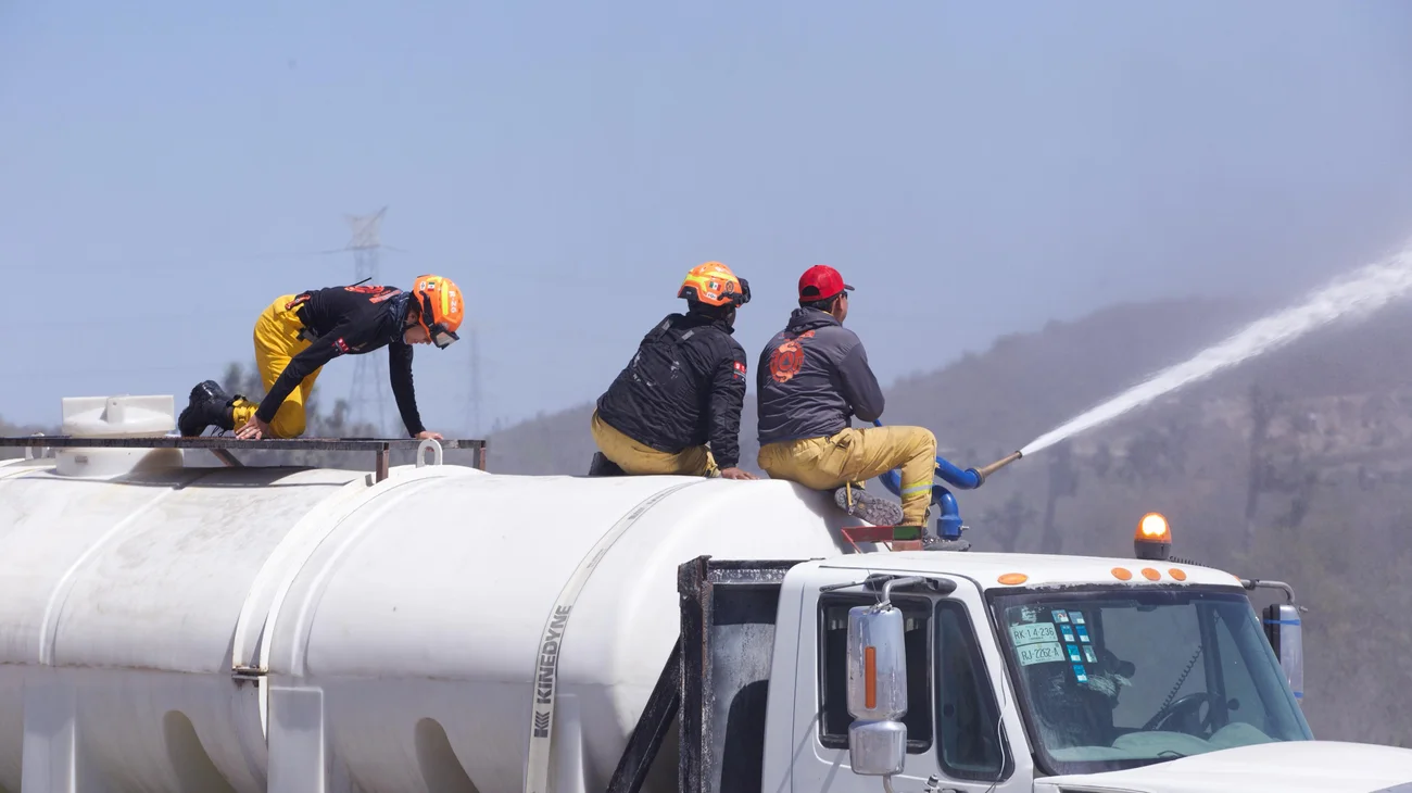 Suman esfuerzos para combatir incendio en el Cerro del Fraile