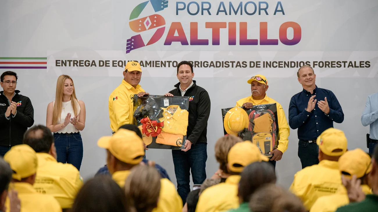 Entrega Javier Díaz Equipamiento a Brigadistas Forestales 