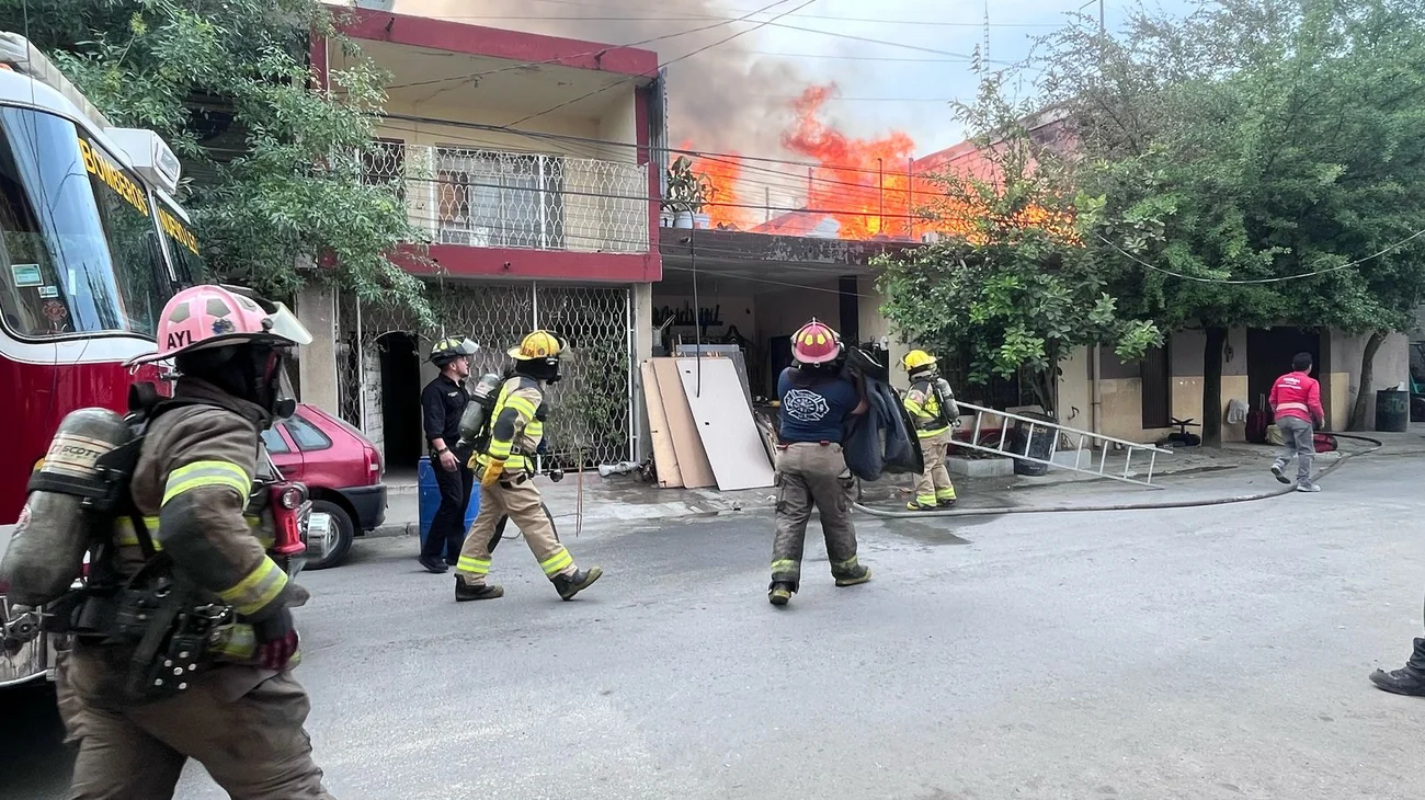 Incendio en domicilio causa cierre parcial de estación Mitras