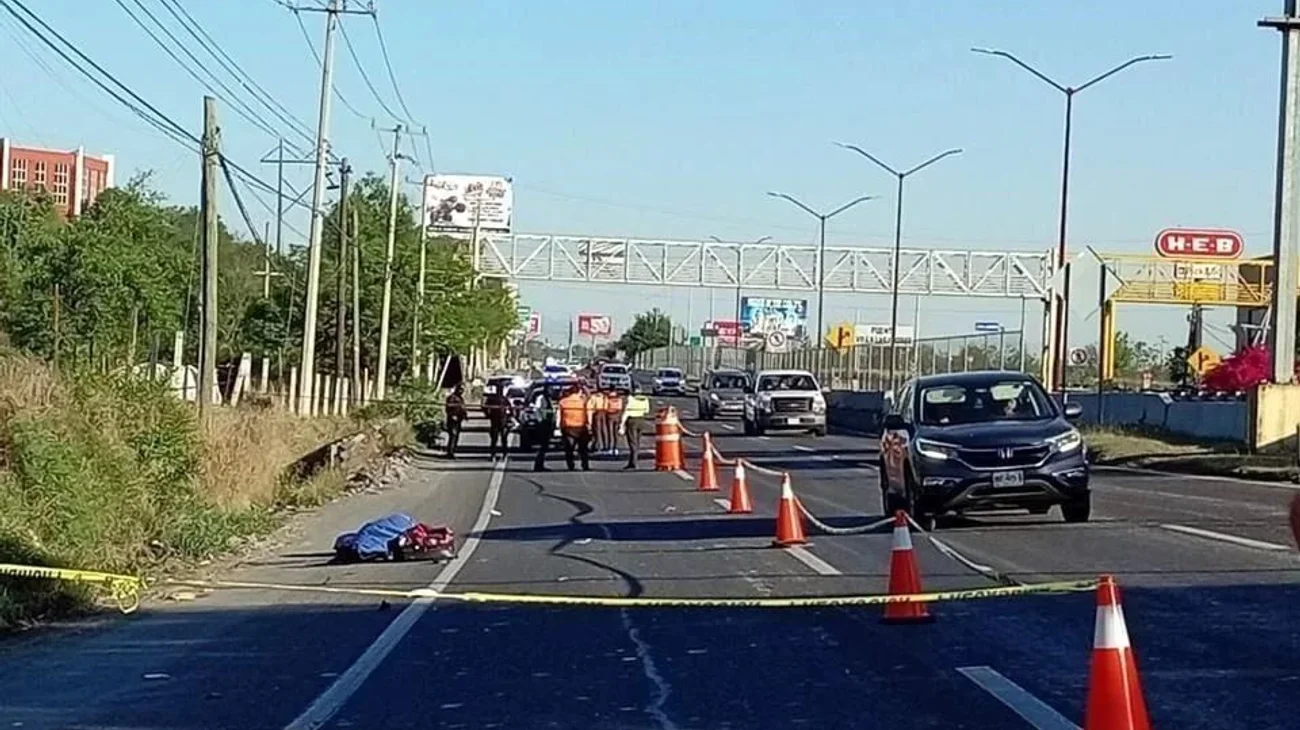 Atropellan hombre en Carretera Nacional y muere; responsable huye