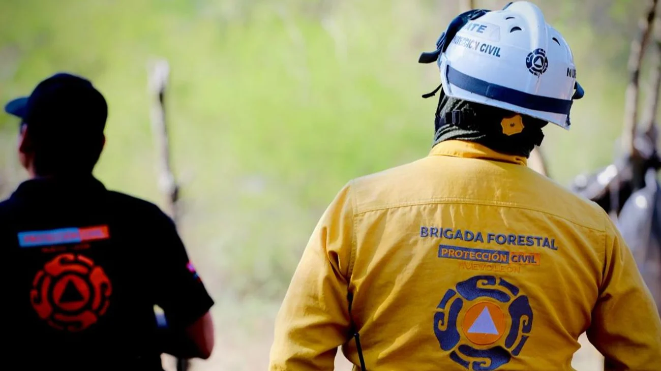 Continua incendio forestal en la sierra de Aramberri