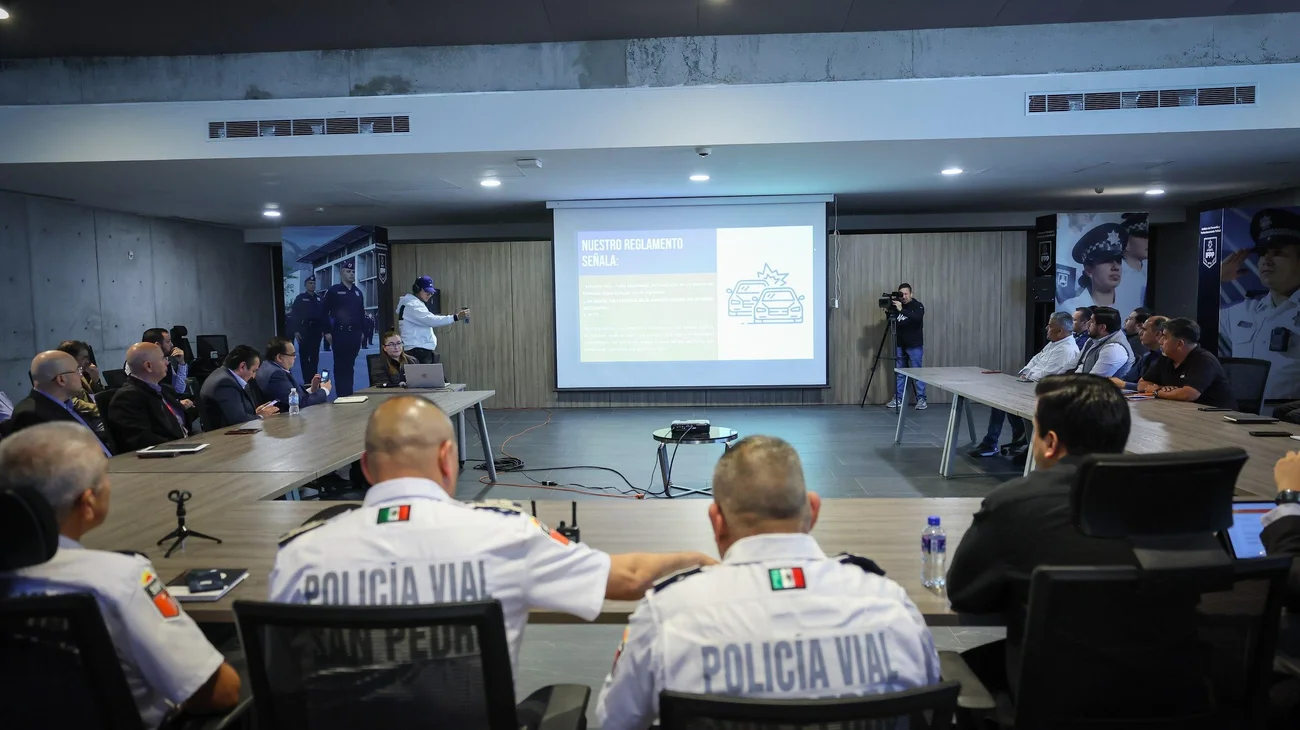 Socializa San Pedro con aseguradoras reforma anti 'chocones'