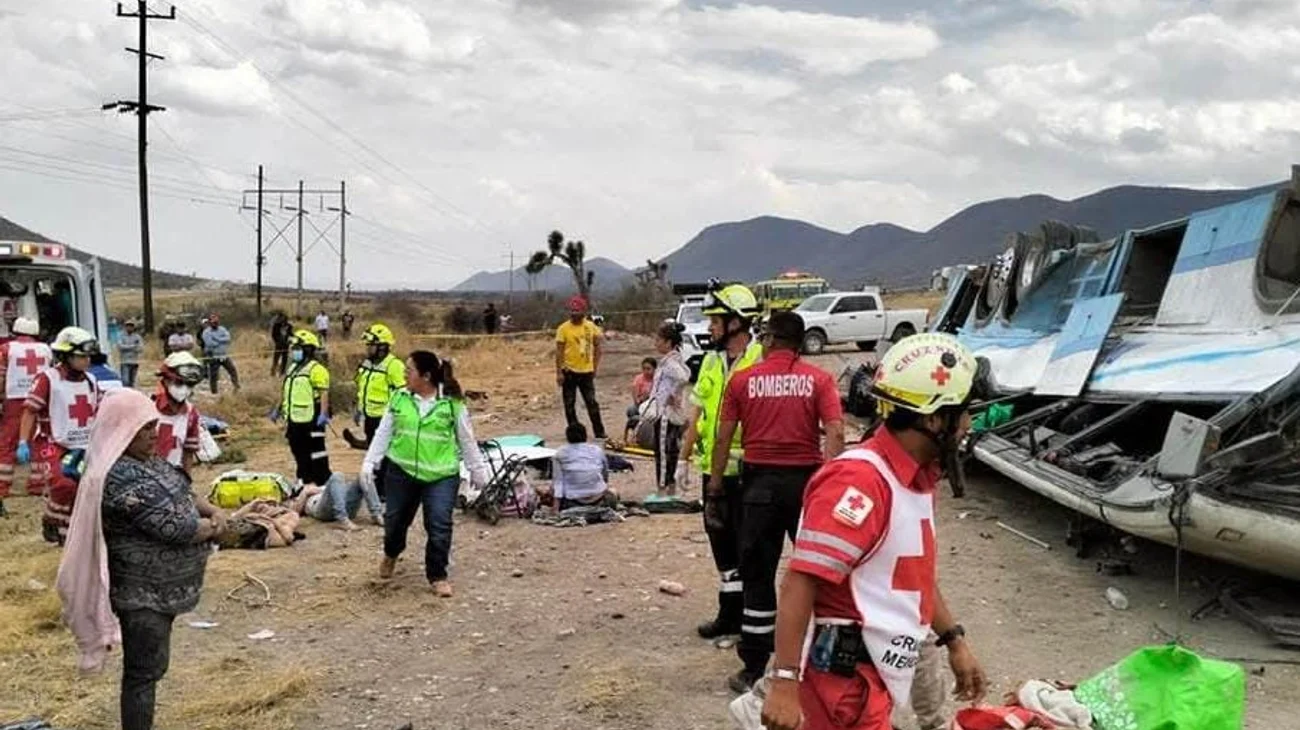 Aparatoso accidente en los límites de Galeana y Arteaga