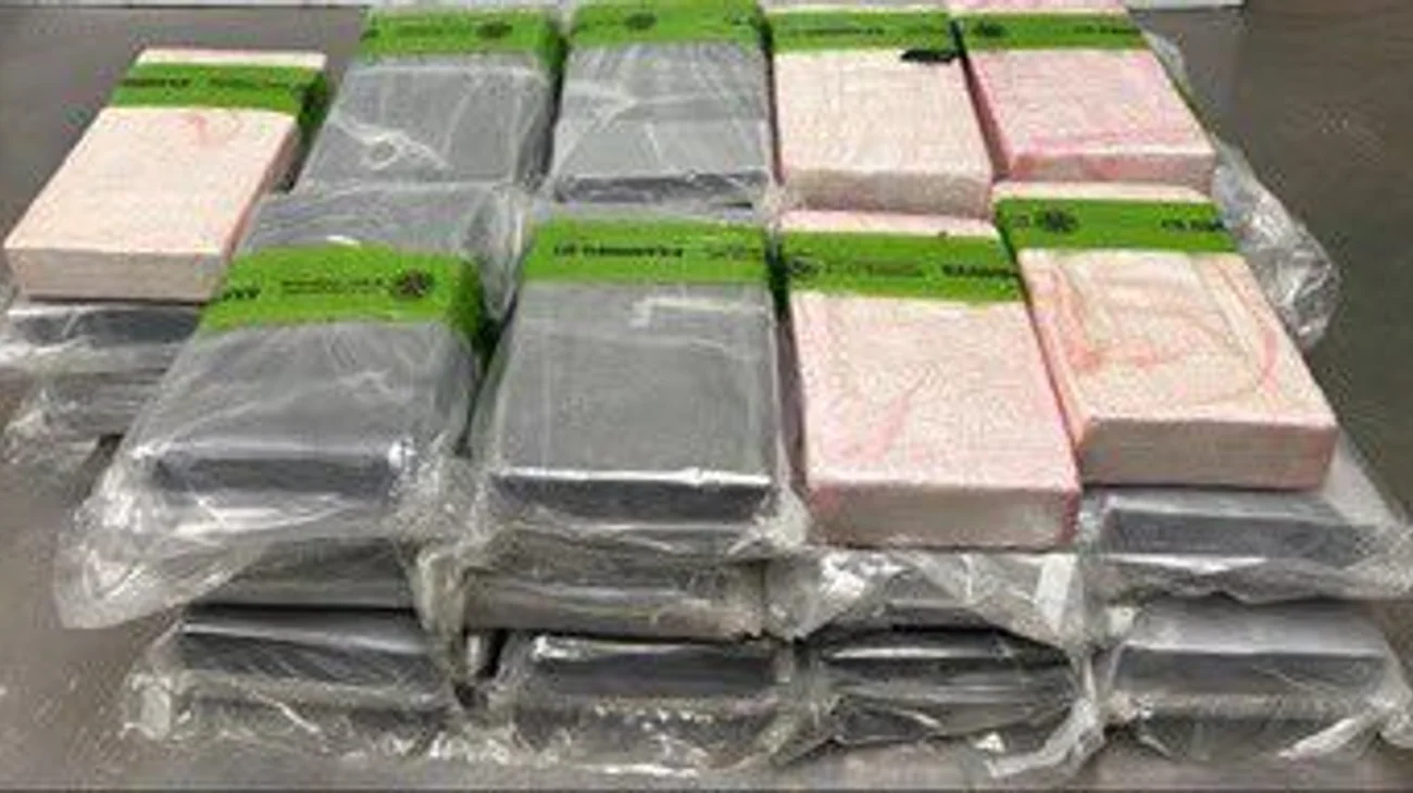 Aseguran vehículo con 32 kilos de cocaína en el Puente de Hidalgo