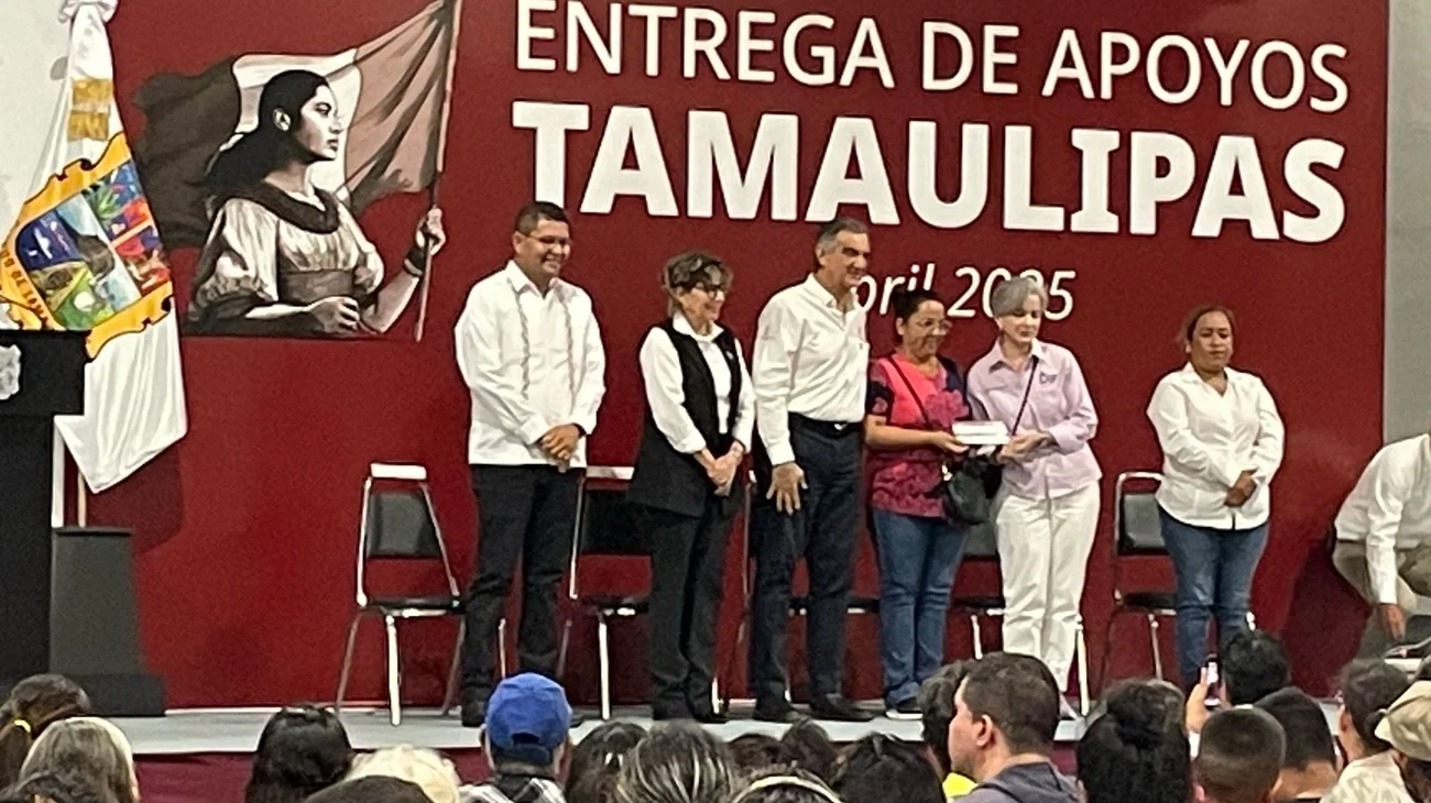 Entregan apoyos federales a afectados por inundaciones en Reynosa