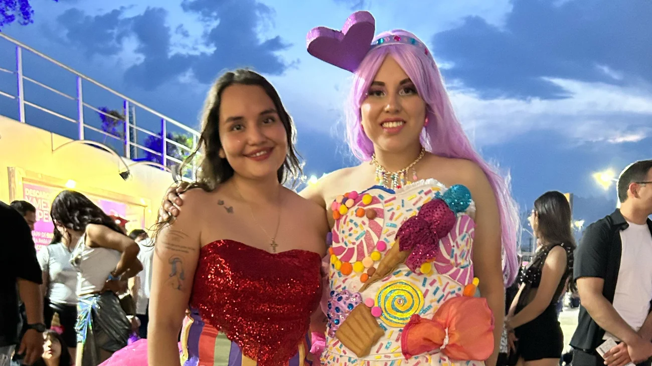 ¡Pura fiesta! Fans de Katty Perry comienzan a llegar a la Arena