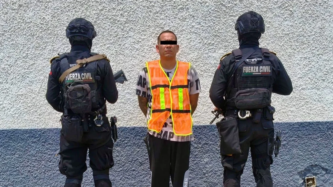Cae presunto narcomenudista armado en Monterrey