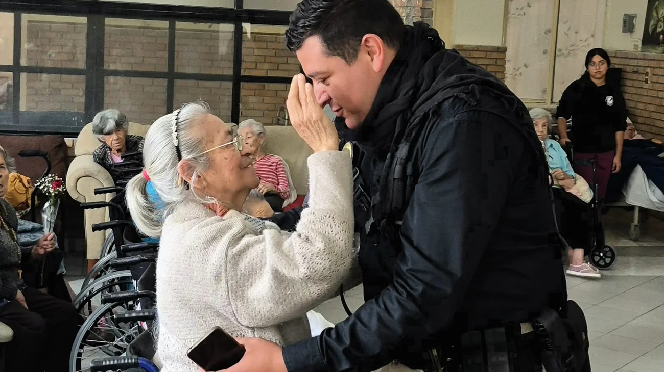 Comisaría de Seguridad y Protección Ciudadana festejan a mamás