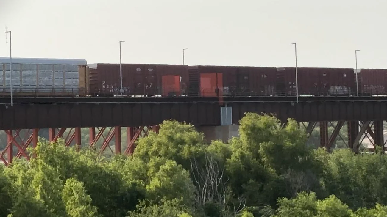Aumentan seguridad en cruce ferroviario de carga en Nuevo Laredo
