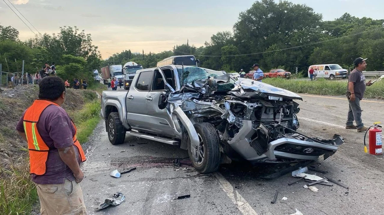 Siete lesionados en accidente múltiple en Montemorelos