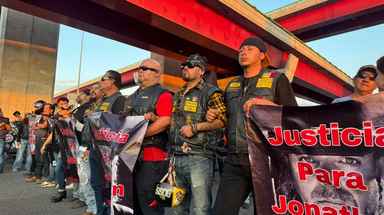 Motociclistas exigen justicia por Jonathan Chávez