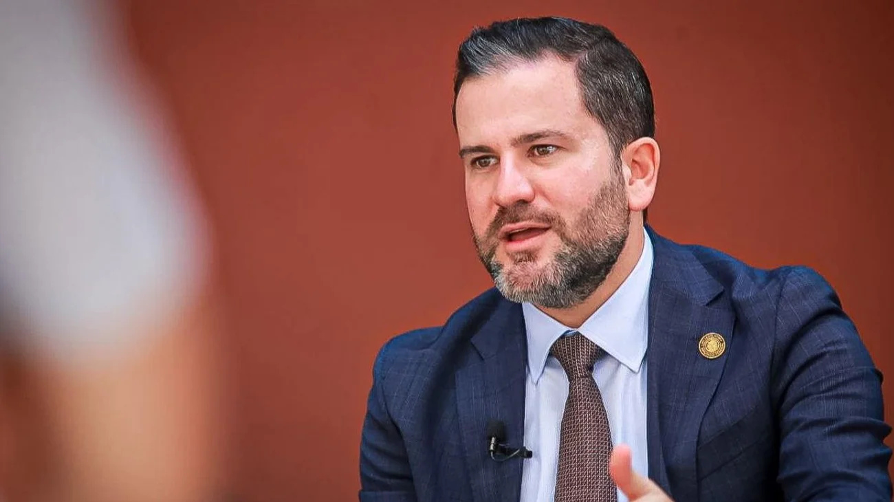 Pide licencia Raúl Lozano; iría a Medio Ambiente