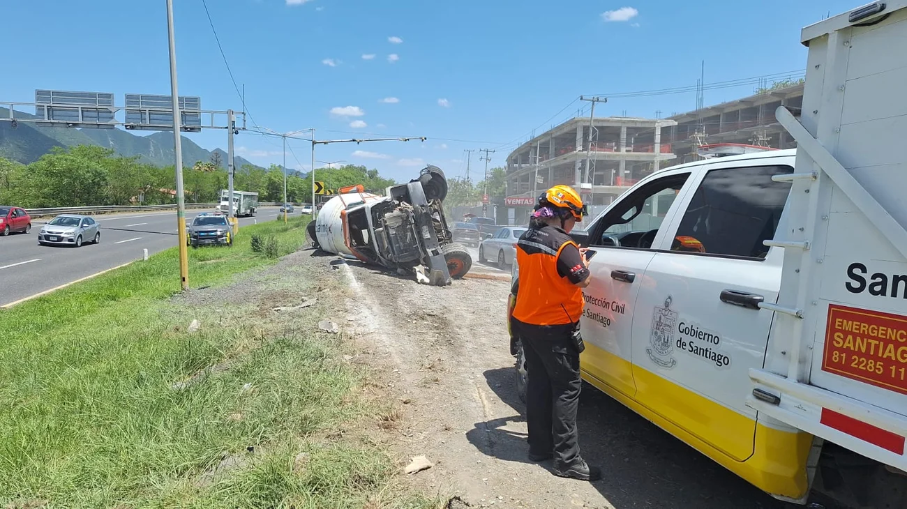 Volcadura en Carretera Nacional deja un lesionado