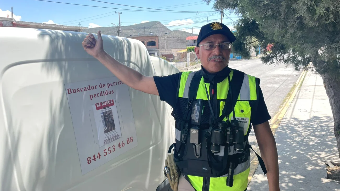 Don Jesús, el hombre que busca perros extraviadas en Coahuila