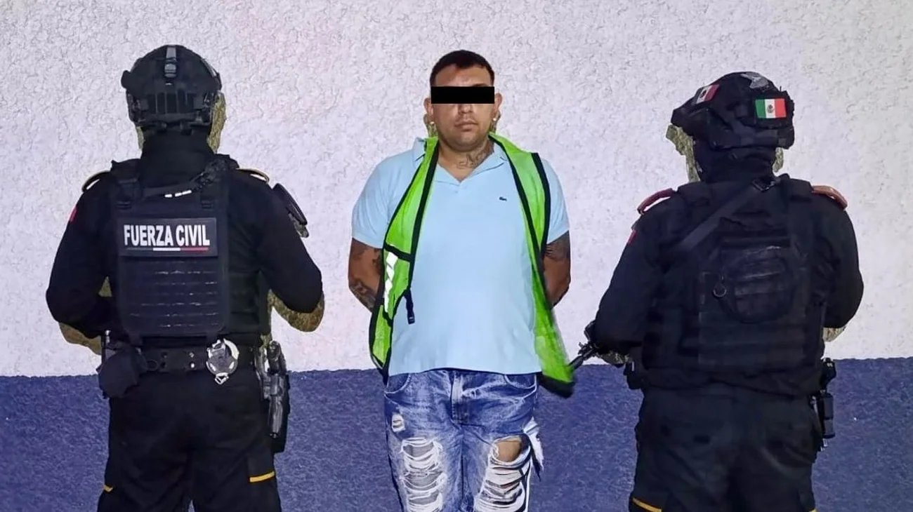 Arrestan a hombre por participar en riña; tenía arnas y droga