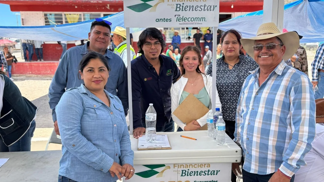 Continúan trabajos de cabecera municipal y ejidos en Parras