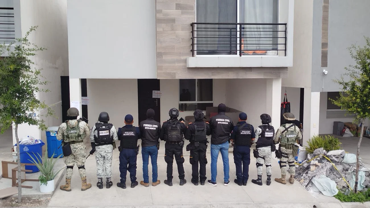 Aseguran 164 paquetes de droga tras cateo en casa en Escobedo