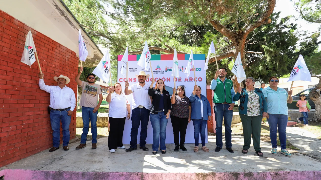 Inicia construcción de Arco de Acceso en el ejido Los Lirios