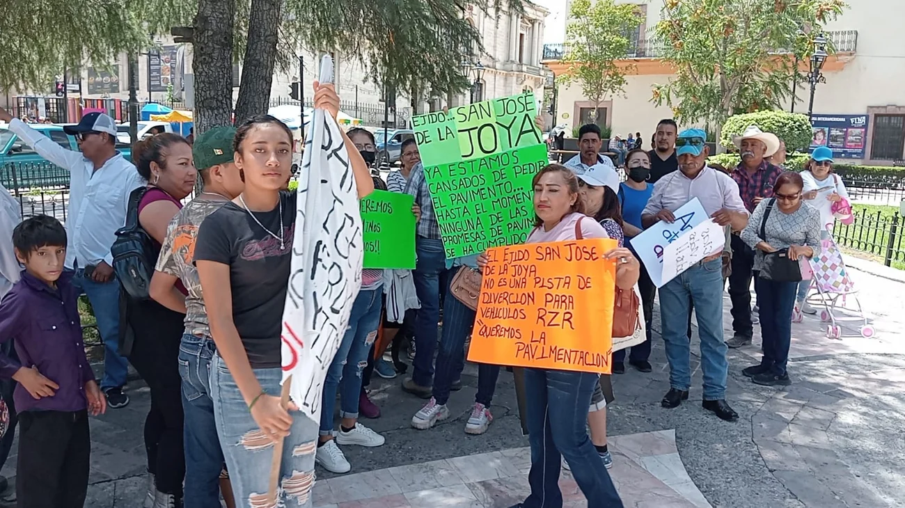 Ejidatarios de Saltillo exigen atención a vialidades