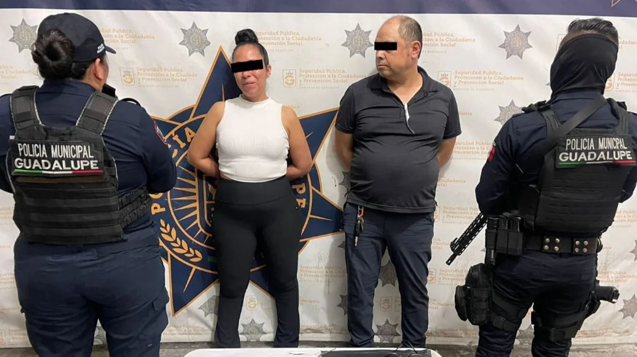 Tras persecución, detienen a pareja con arma de fuego