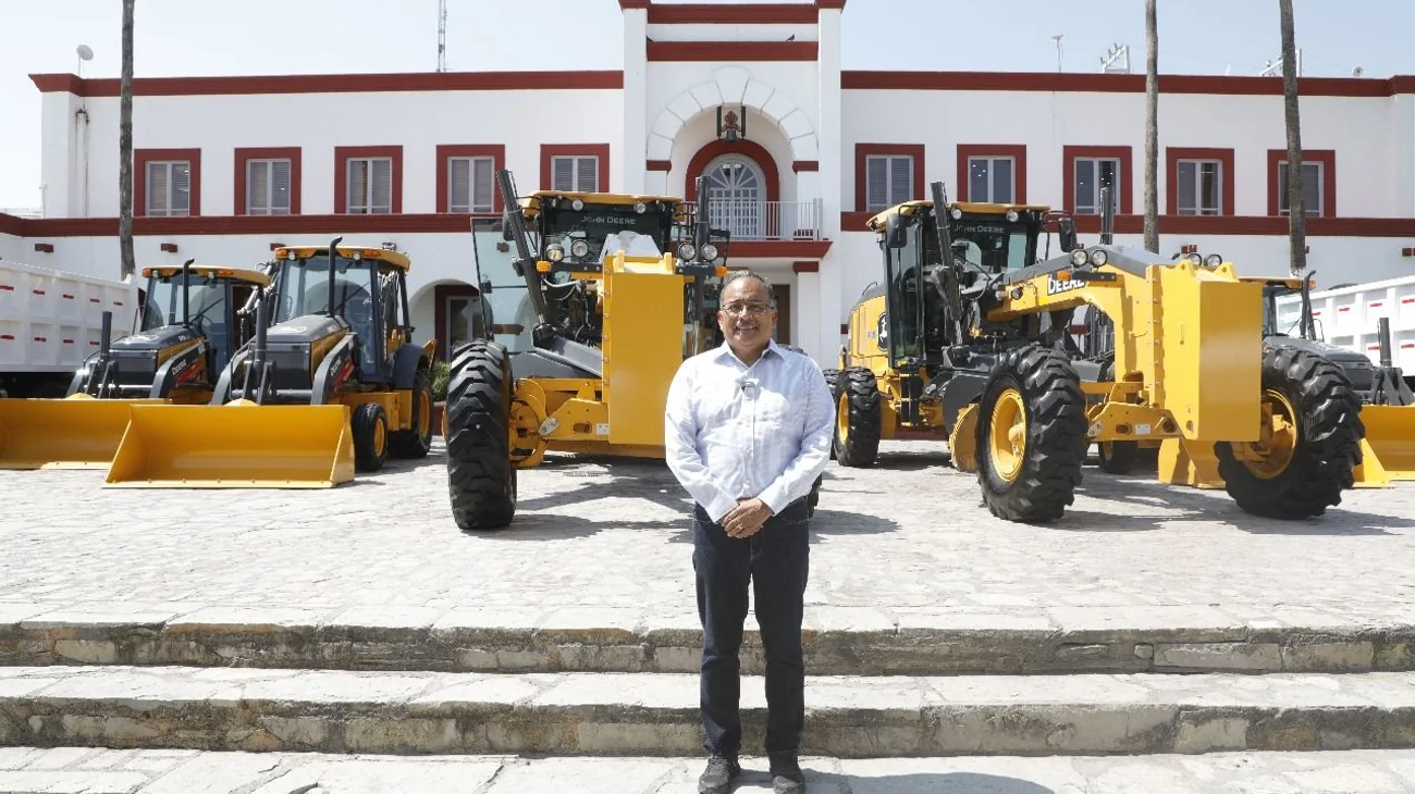 Estrena Escobedo maquinaria para mejorar imagen urbana