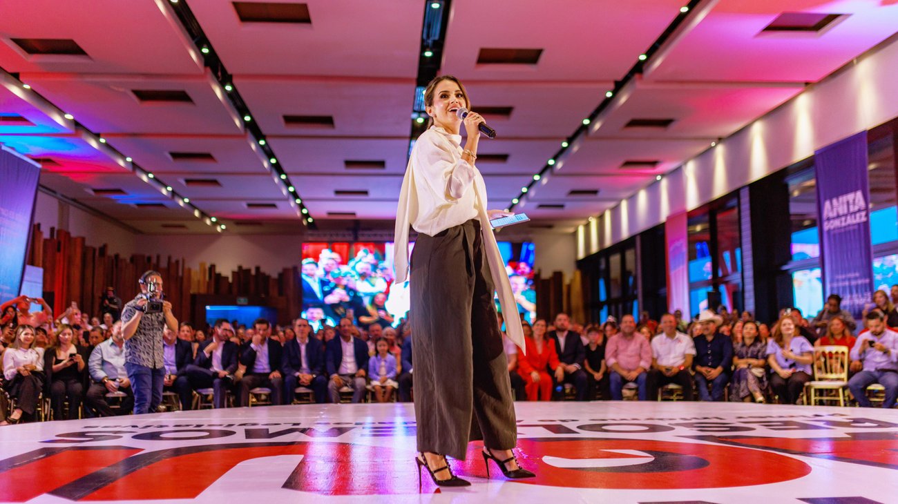 Presenta Lorena de la Garza sus logros en informe