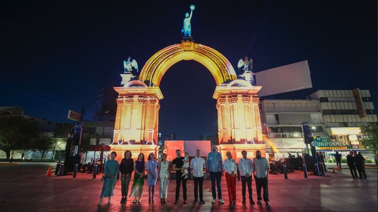 Estado entrega restauración del Arco de la Independencia