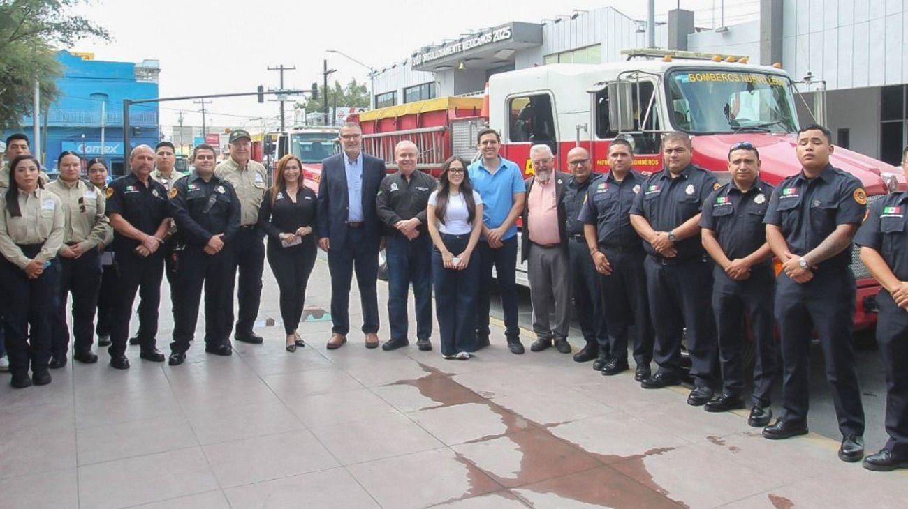 Reconoce Apodaca labor de bomberos de Nuevo León
