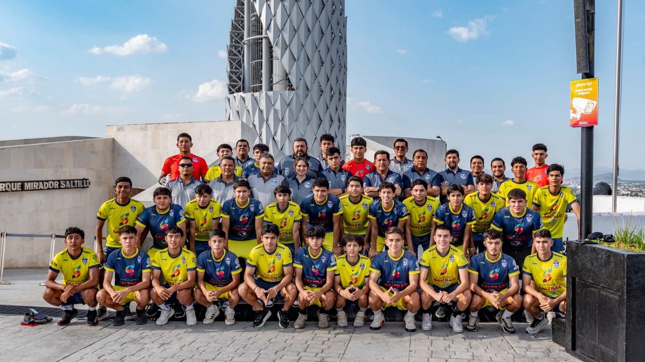 Saltillo Halcones realiza su foto oficial en el Mirador 