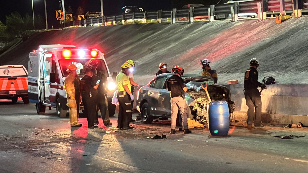 Muere tras chocar con retorno; cierran Morones Prieto