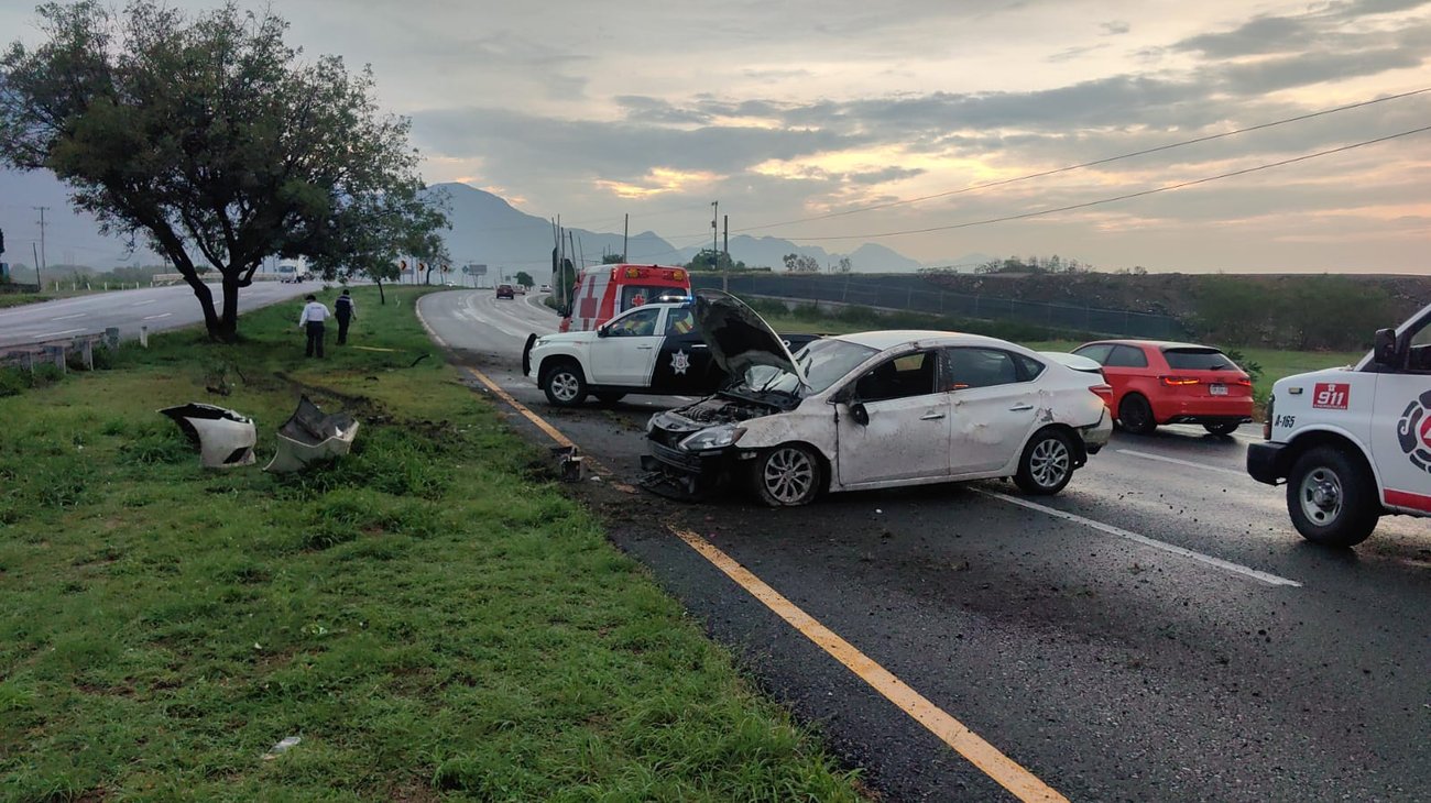 Deja volcadura en Allende a menor de 17 años lesionado