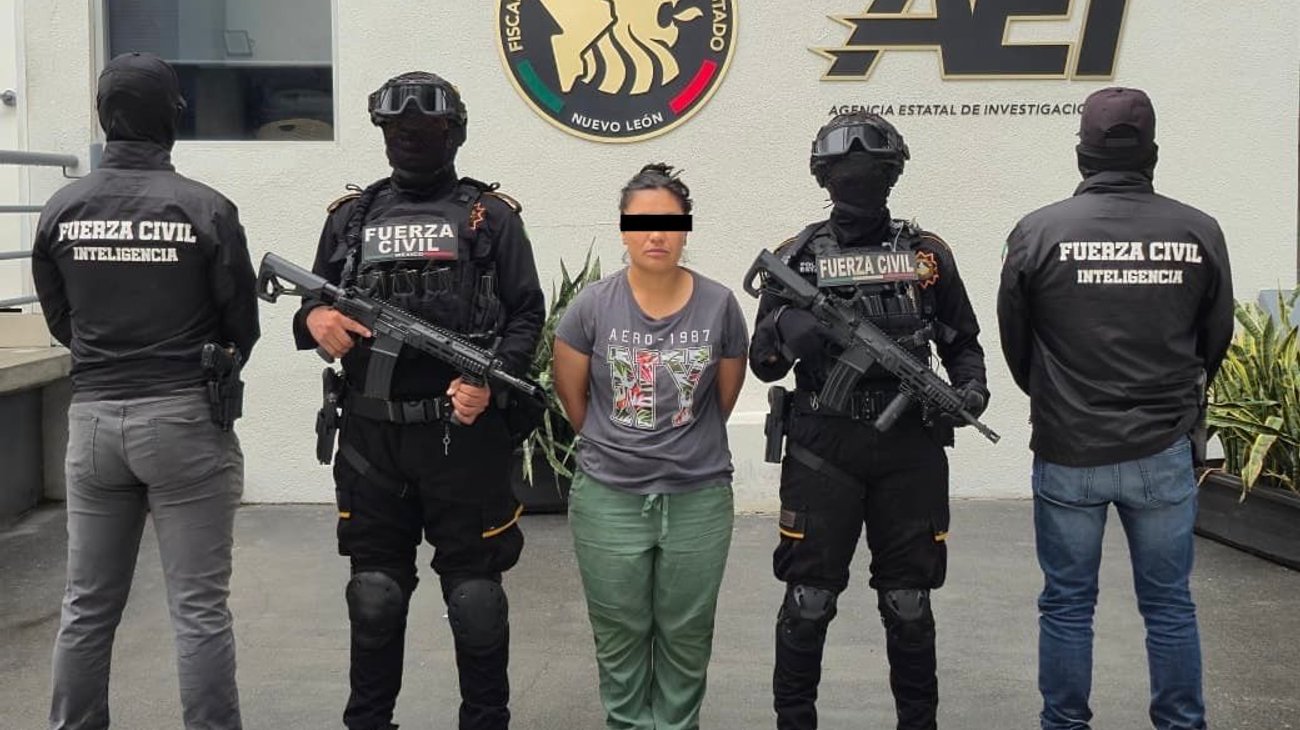 Detienen a mujer con droga tras pelea en El Carmen