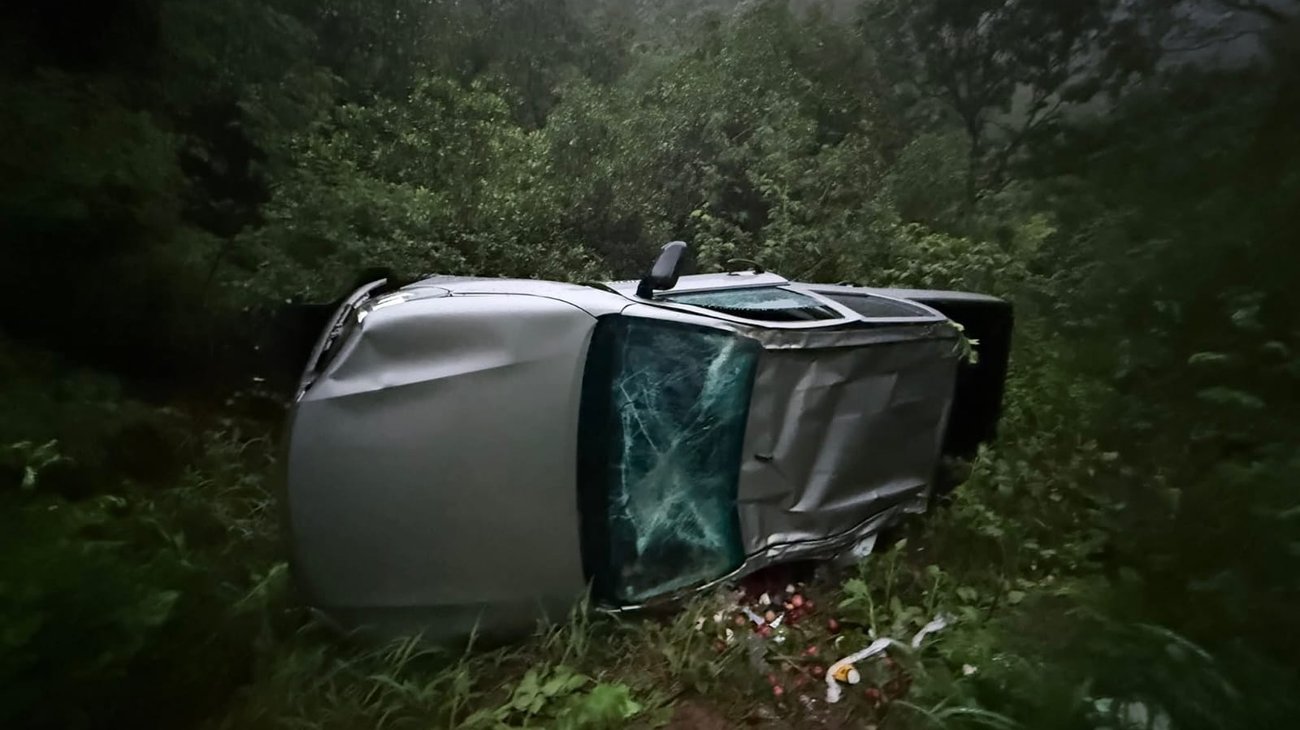 Volcadura en carretera a Iturbide deja a pastor lesionado