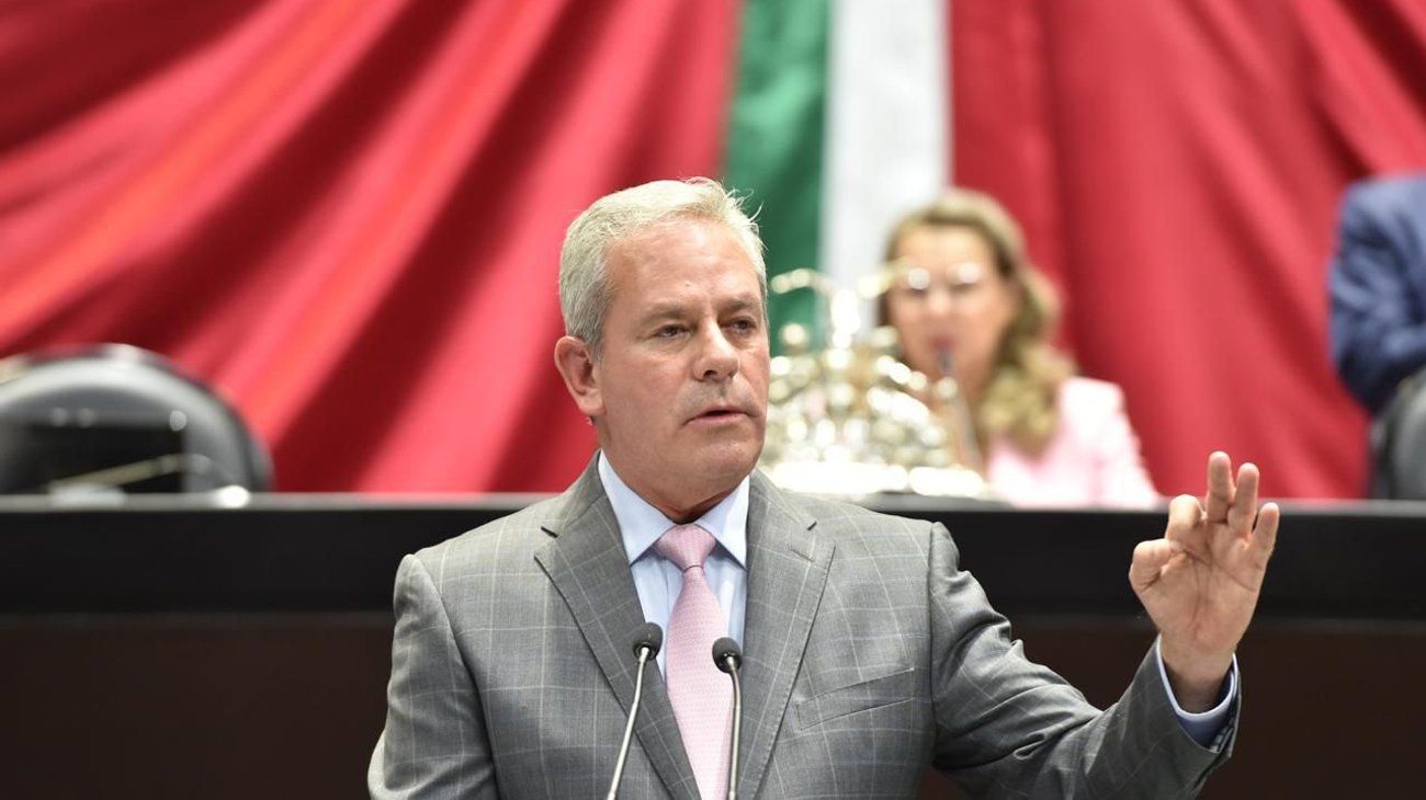 Huachicol fiscal provoca caída de 8% en venta legal de gasolina