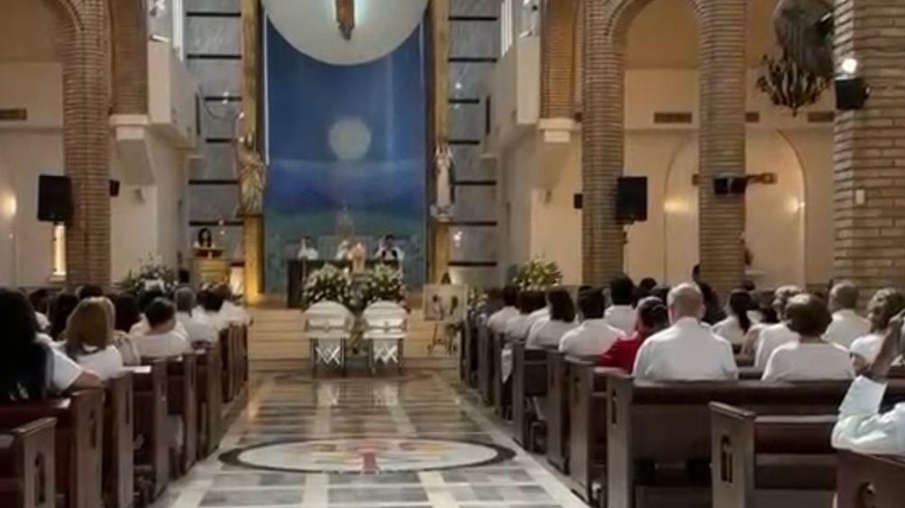 Despiden a familia regia que falleció en accidente en Cancún