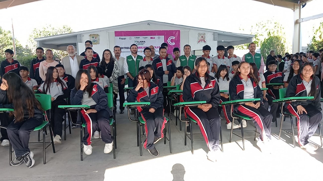 Más de 60 escuelas del Sureste de Coahuila reciben mobiliario