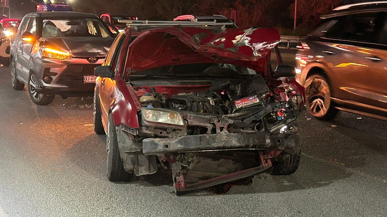 Se registra choque ‘carambola’ en avenida Morones Prieto