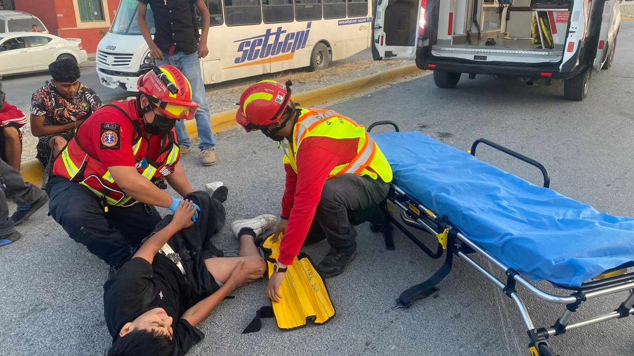 Jóvenes resulta lesionado tras accidente de moto en Ramos Arizpe