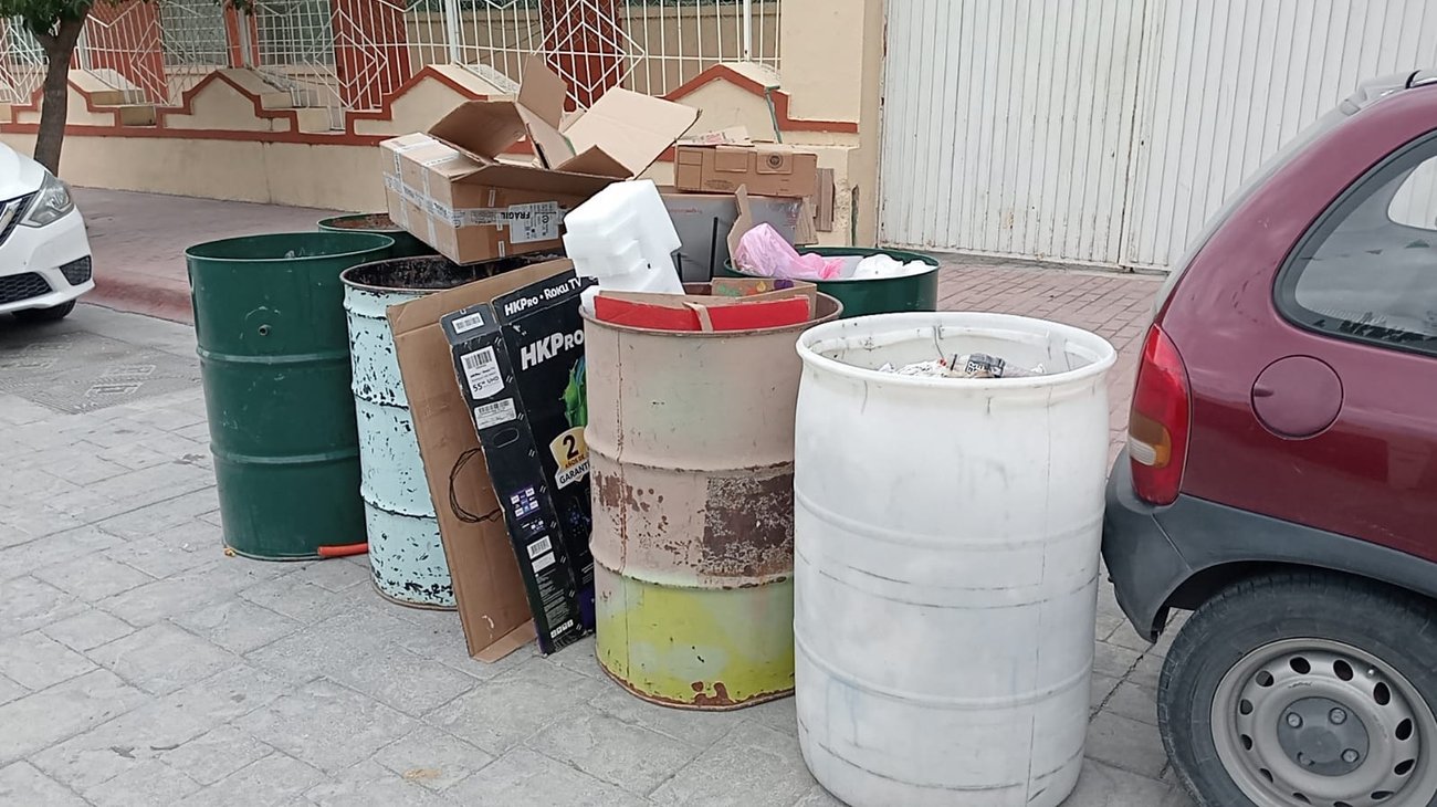 Contrasta discurso y realidad: Basura invade calles de Arteaga
