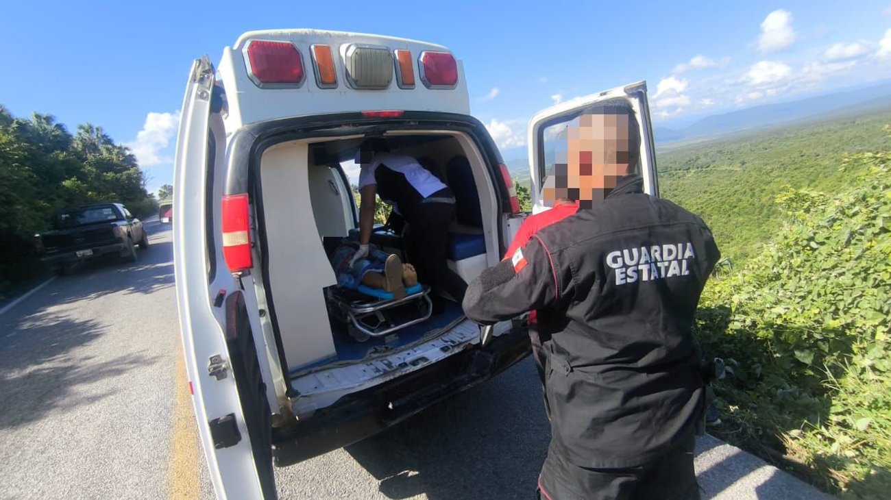 Guardia Estatal rescata a familia; cayó de barranco en Tamaulipas