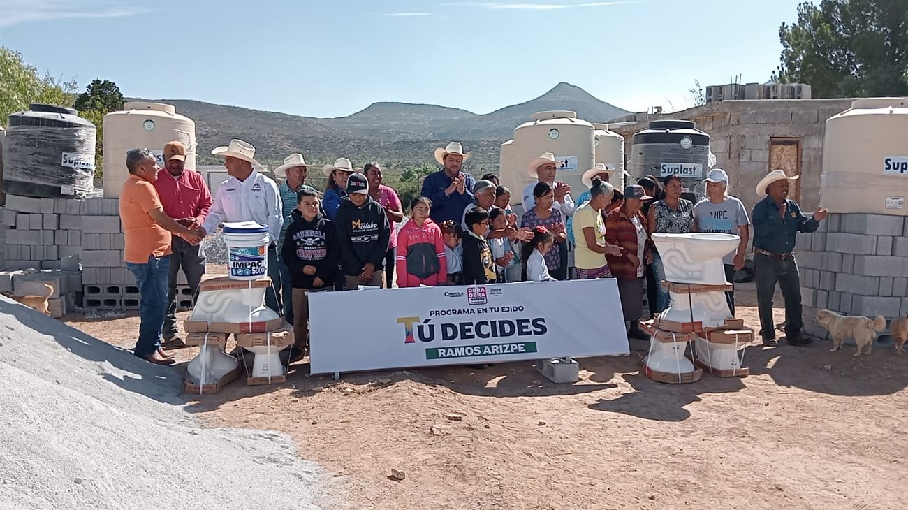 Entrega de apoyos en el ejido San Martín, Coahuila