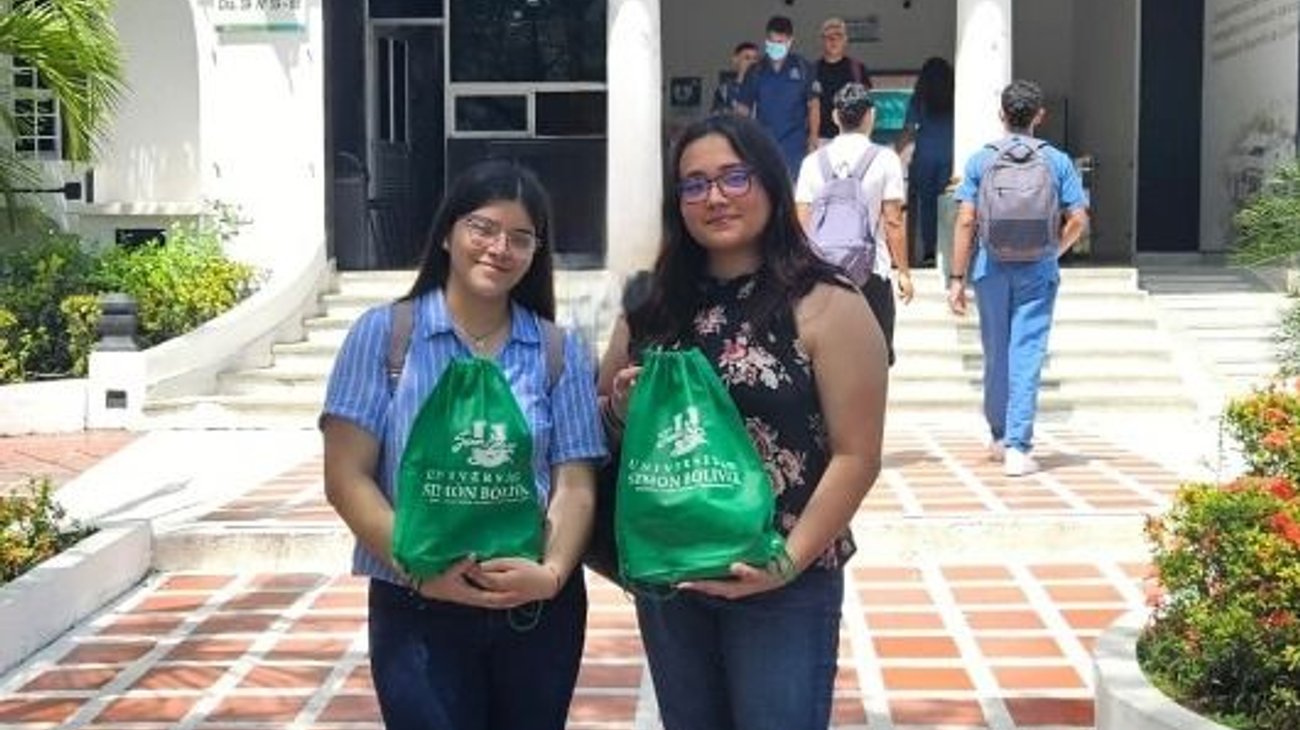Estudiantes de Universidad Politécnica hacen estancia en Colombia