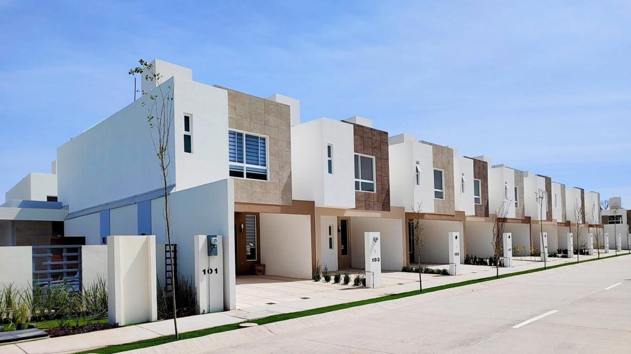 Whats_App_Image_2025_10_27_at_11_55_10_PM_ca50694250