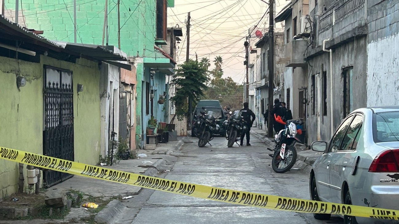 Movilización policiaca por presunto narcomenudeo en Monterrey