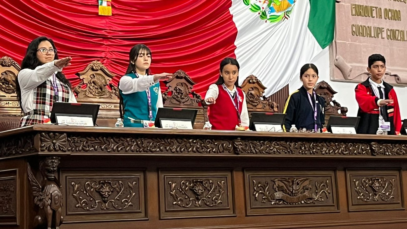 Realizan Parlamento Estudiantil Coahuila 2025 en Congreso