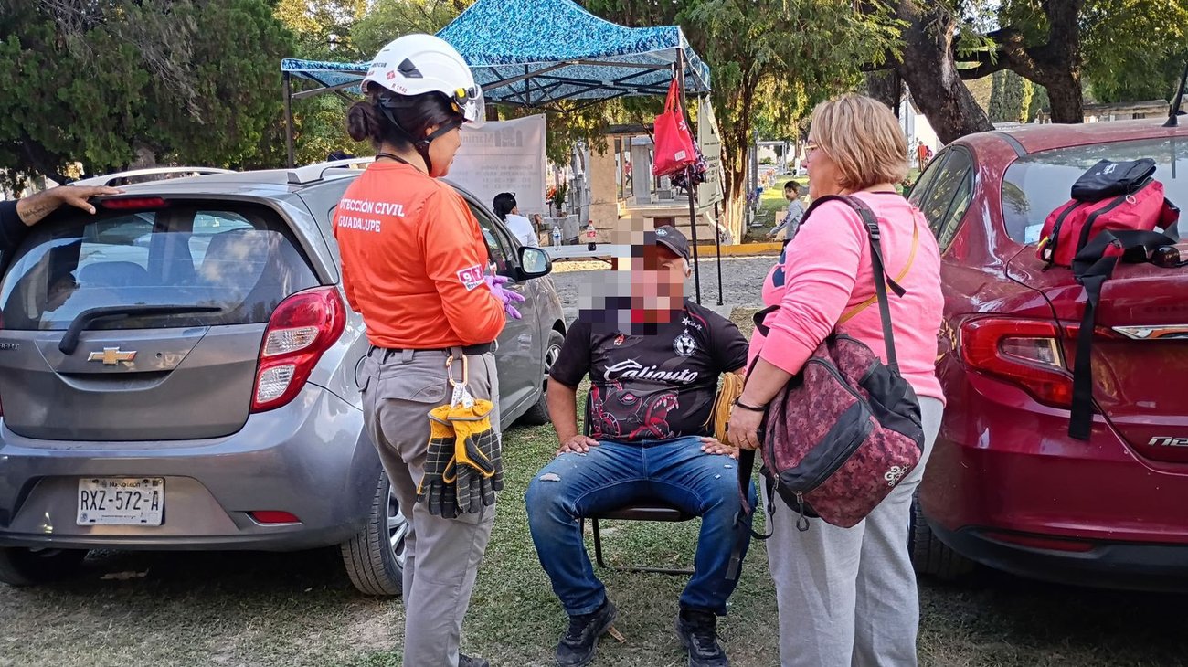 Hombre cae dentro de tumba en Parque Funeral La Paz